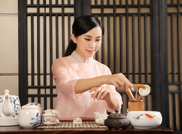 经常去深圳宝安靠谱男士会馆，这家私藏已久的店推荐给你